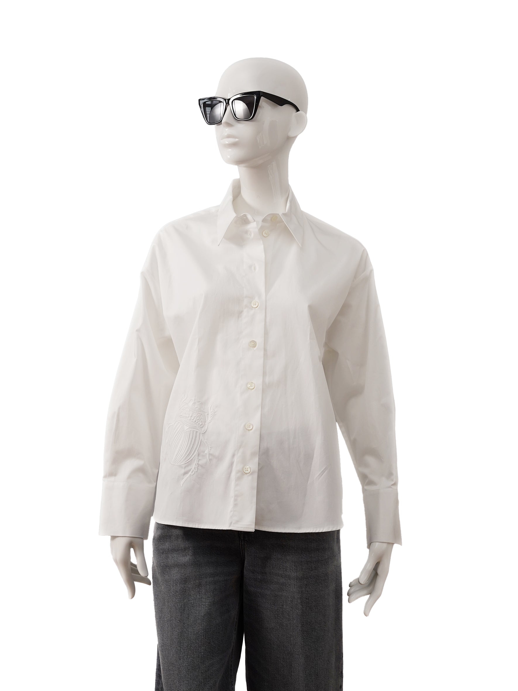 Weiße Bluse mit Scarabeo